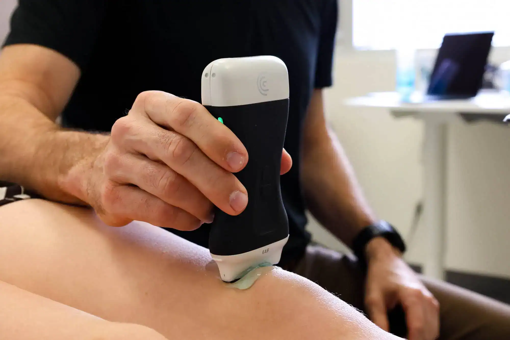 Diagnostic ultrasound assessment of patient’s knee